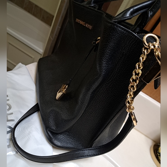 Michael Kors Black Purse - Picture 3 of 13